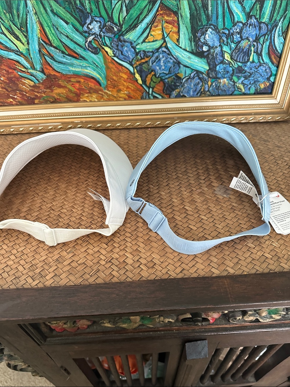Lululemon Adjustable sun Visor Pack — White and Light Blue - Picture 3 of 5